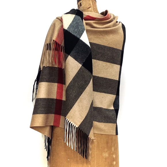 Burberry Cashmere Giant Check Triangle Bandana Scarf / Wrap - Picture 14 of 16